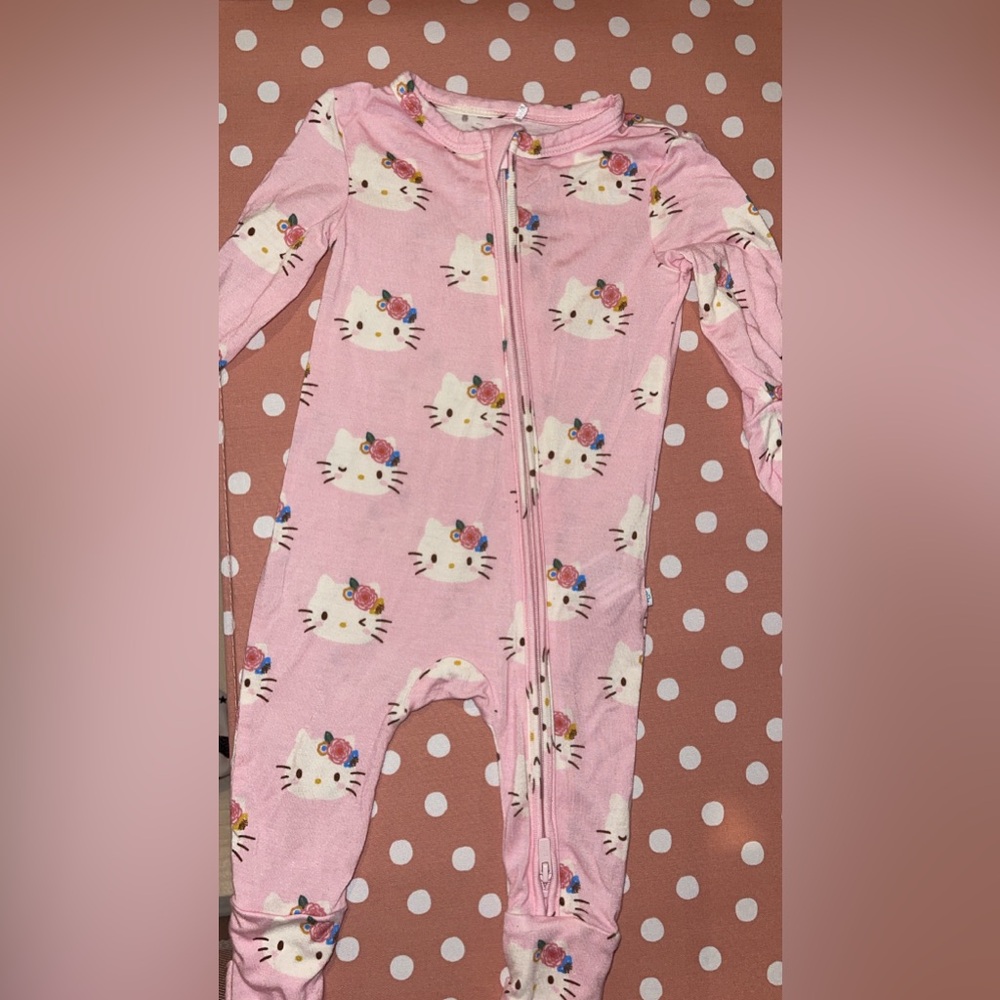 Posh peanut bamboo convertible onesie like new